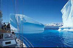 Ein faszinierender Kontinent: Claus F. Dürscheidt und
Alexander Schüler hielten die unberührte Natur der Antarktis
mit ihren Handkameras fest.