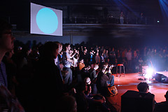 Das Publikum in der Kraftzentrale Foto: Anna-Lisa Konrad