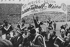 1955 feierte Rot-Weiss Essen die Deutsche Meisterschaft.