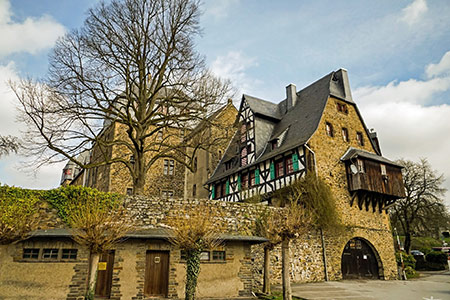 Schloss Burg an der Wupper ist ein beliebtes Ausflugsziel auch aus dem Ruhrgebiet, Foto: pixabay, megr5050