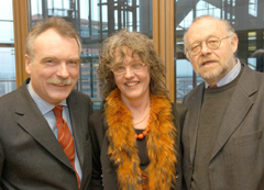 Hans-Heinrich Grosse-Brockhoff, Marie Zimmermann und
Jürgen Flimm. Foto: Wilfried Meyer