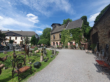 Schloss Steinhausen und Skulpurenpark